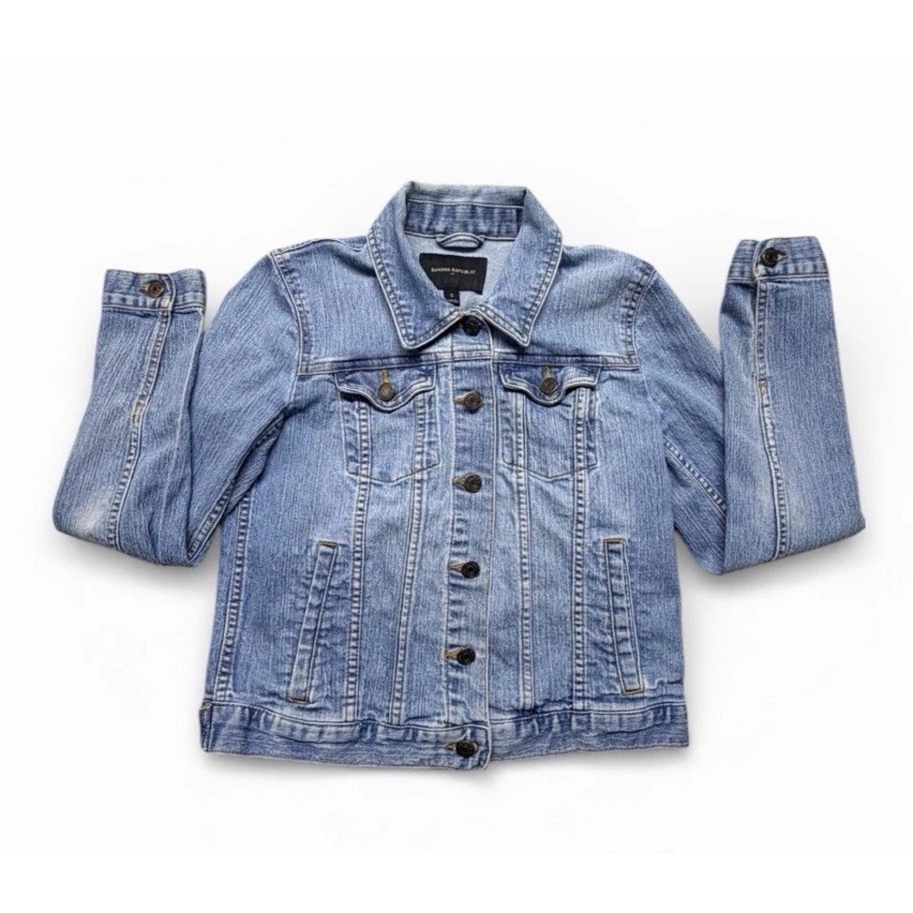Banana Republic‎ Women's Medium Light Blue Denim Trucker Button Jacket - Size S